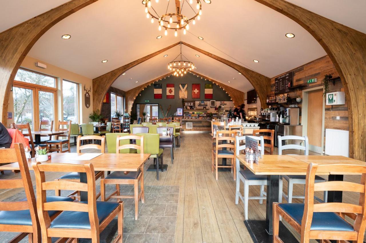 The Base Camp Hotel, Nevis Range フォート・ウィリアム エクステリア 写真